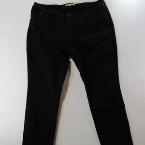 Royalty Skinny Women's size 18W Black Denim Jeans